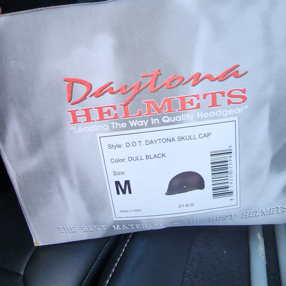 Daytona Skull Cap Helmet size MEDIUM. Black.